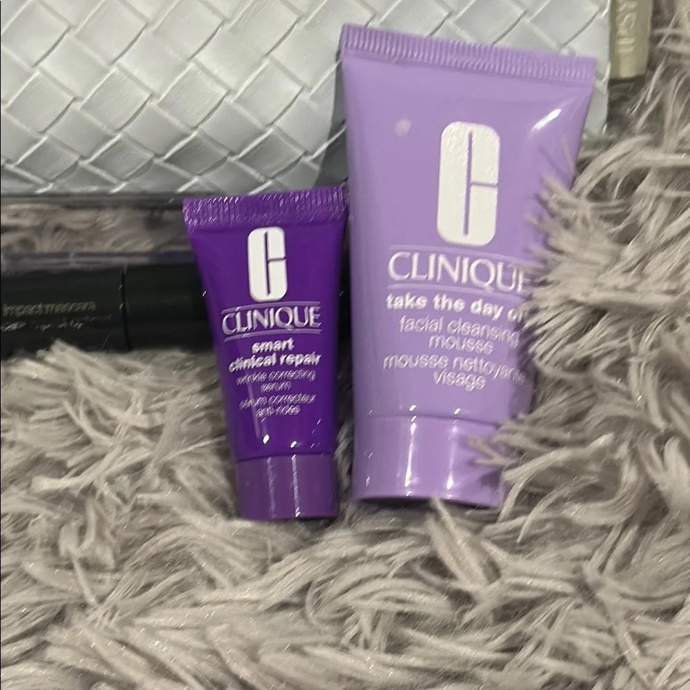 Clinique Travel Bundle Includes Mascara, Cleansing, Wrinkle Correcting Set + Bag